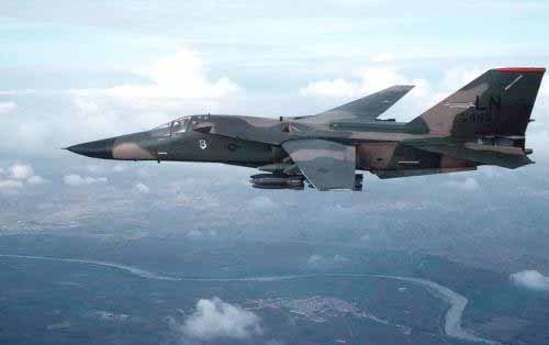 F-111战斗轰炸机