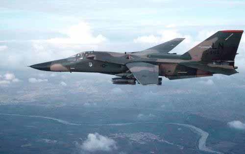 f-111战斗轰炸机
