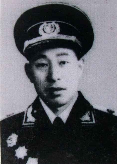 于　侠