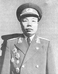 肖华