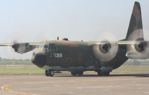 台军C-130运输机首度秘密试航南沙太平岛成功