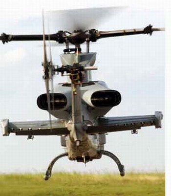 美军首架低红外特征“超级眼镜蛇”试飞