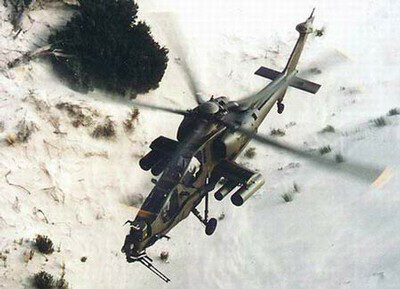 意大利A129猫鼬直升机