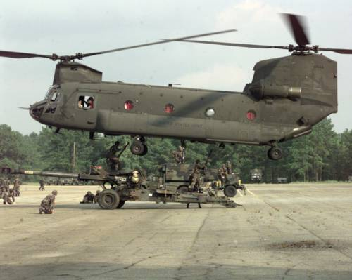 CH—47 支努干直升机(BOEING—VERTOL H—47 Chinook)