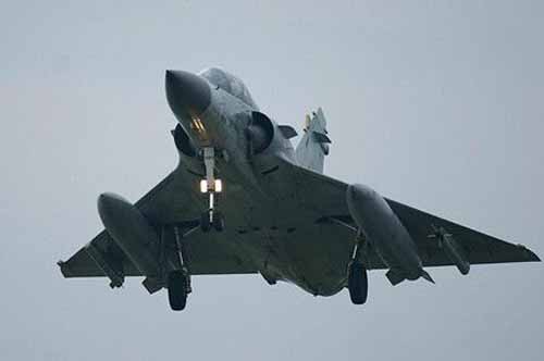 法“幻影”战机北极上空跟踪俄战略轰炸机例行飞行 