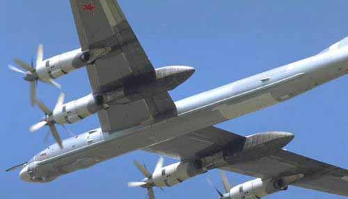 俄总统普京称俄战略轰炸机仍将会继续演习飞行