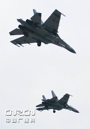 中国空军某新型战机进驻西北执行重大军事任务
