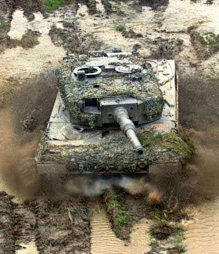 智利陆军接收140辆德制豹2A4主战坦克