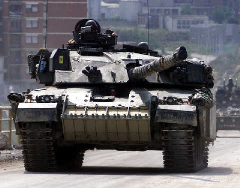 频遭武装分子打穿 英最牛坦克竟是“豆腐渣”