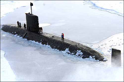 俄罗斯称可以帮助英国销毁退役核潜艇