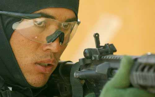 阿富汗士兵评M16步枪:精度好 不如AK耐用