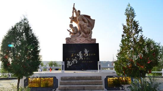 虎豹口纪念雕塑